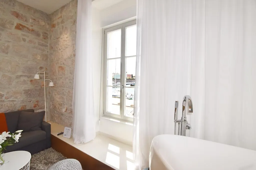 The Bridge Luxury Apartments Zadar 0*,  Croácia